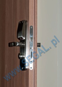 Hotelowy zamek na karty zbliżeniowe wraz z wkładem do drzwi znajdującym się w komplecie z zamkiem