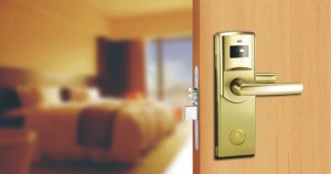 Zamek zbliżeniowy do hotelu - kolor złoty